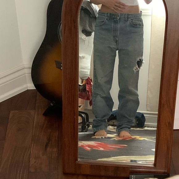 Distressed Levi jeans - Picture 2 of 3